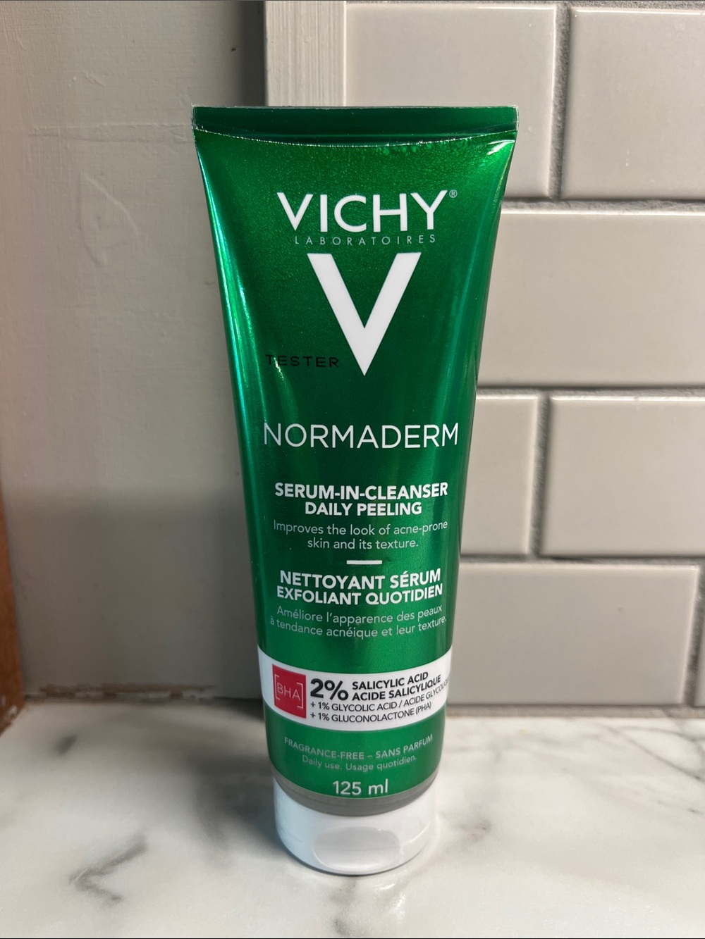 Vichy Normaderm Daily Peeling Serum-In-Cleanser — Green
